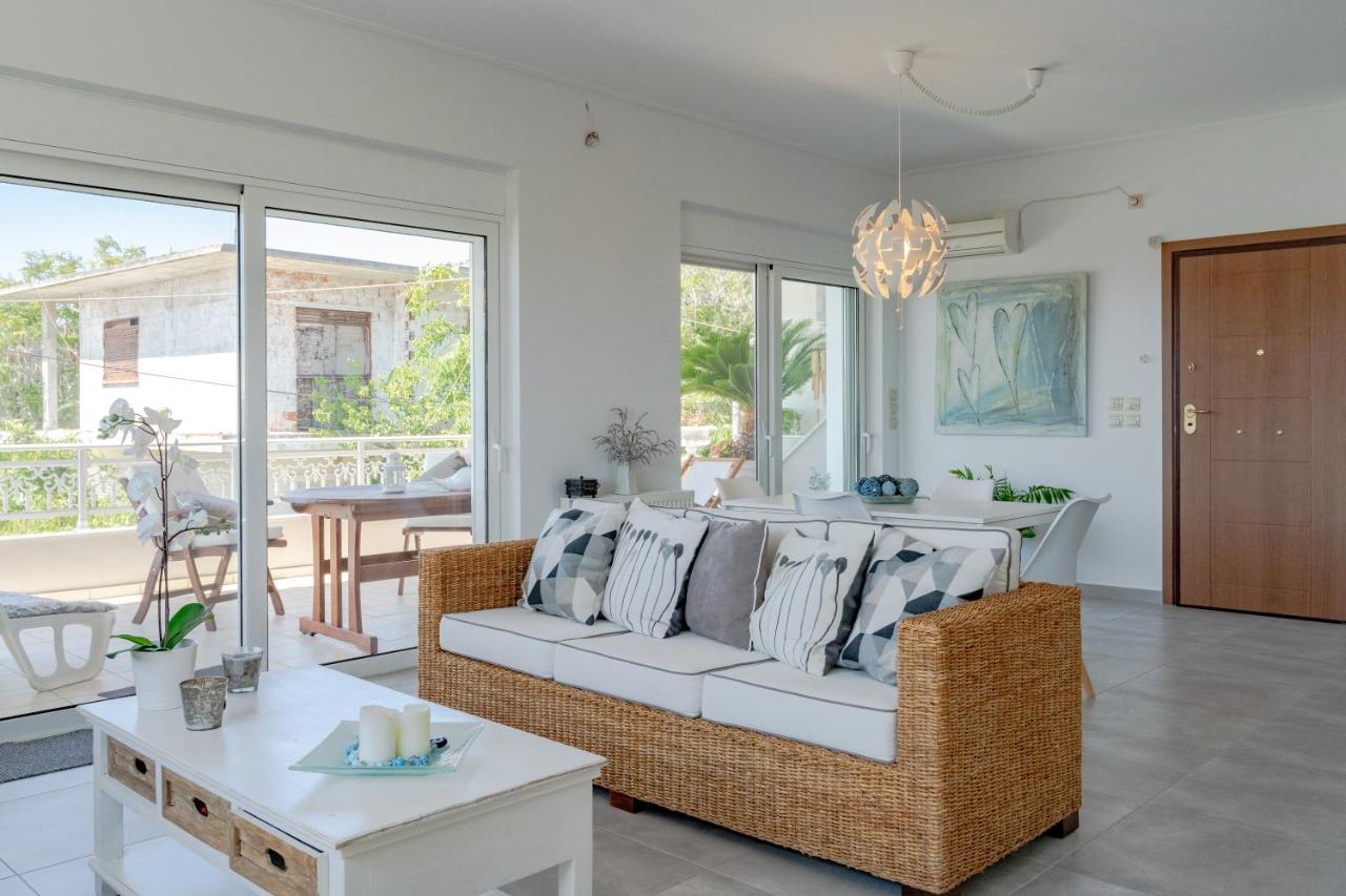Yoga Euphoria Seaside Apartment Артемида Екстериор снимка