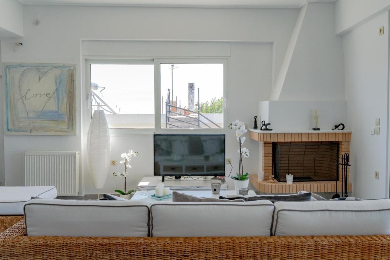 Yoga Euphoria Seaside Apartment Артемида Екстериор снимка